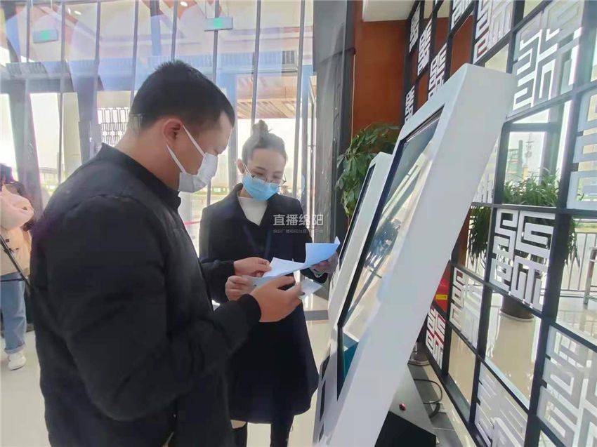 高新区便民服务再升级！帮办代办“动动口”就把事情办！(图2)