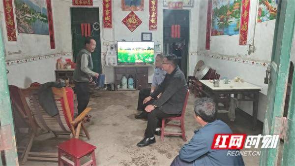 东安县横塘镇：“帮代办”让政务服务更有温度(图1)