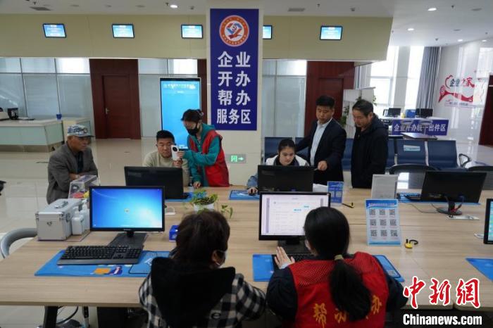 排忧解难共克时艰代办服务情暖人心
