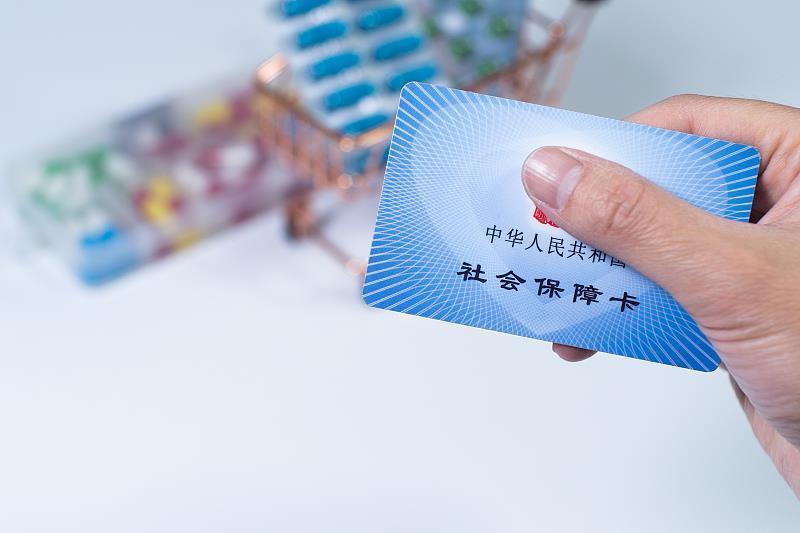 云南禄丰：“代办服务”让企业“一次都不跑”